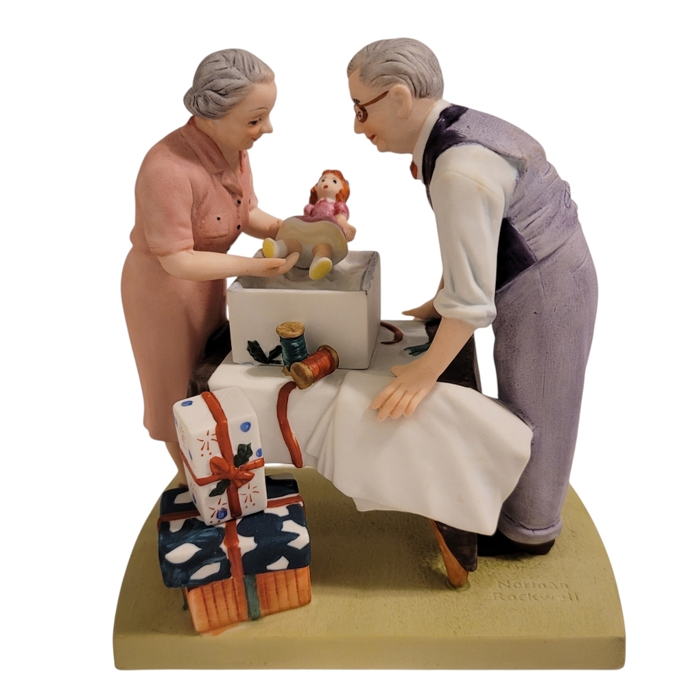 Norman Rockwell Museum Wrapping Christmas Presents Holiday Home Decor Figurine
